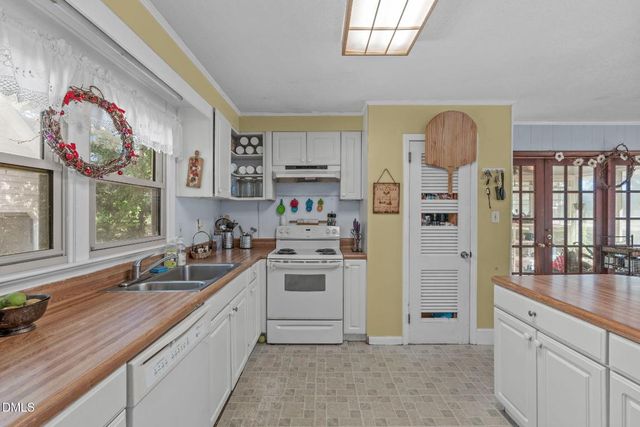 220 Gordon Street, Cary, NC 27511