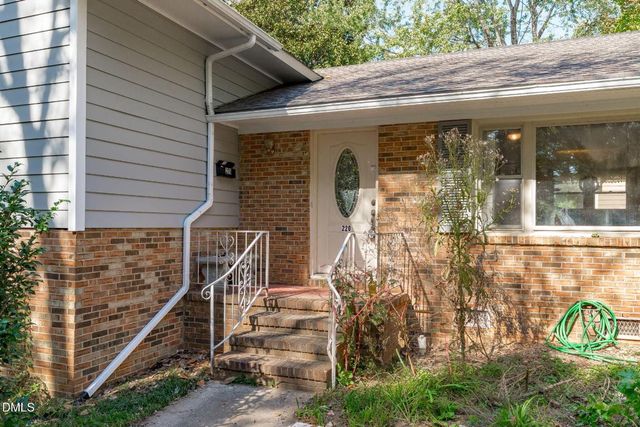 220 Gordon Street, Cary, NC 27511