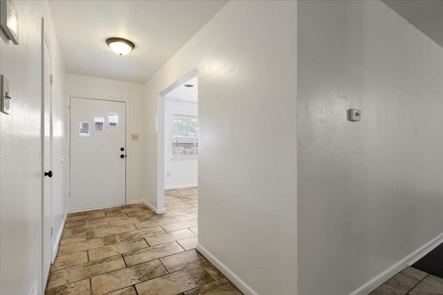 5 NW 57th St, Lawton, OK 73505