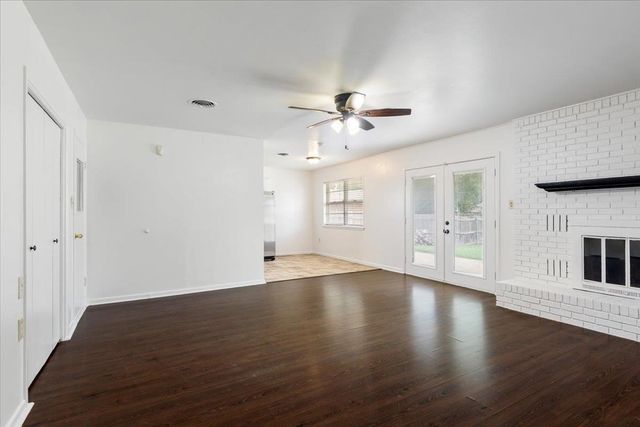 5 NW 57th St, Lawton, OK 73505