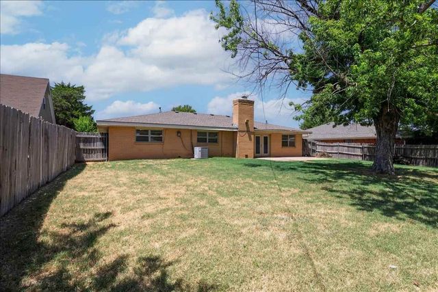 5 NW 57th St, Lawton, OK 73505