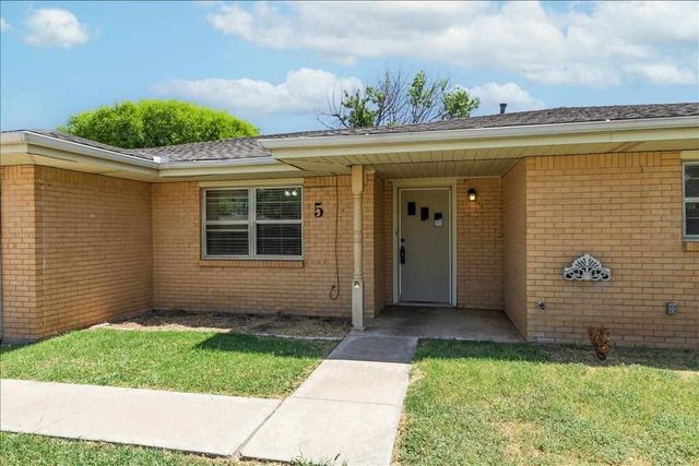 5 NW 57th St, Lawton, OK 73505