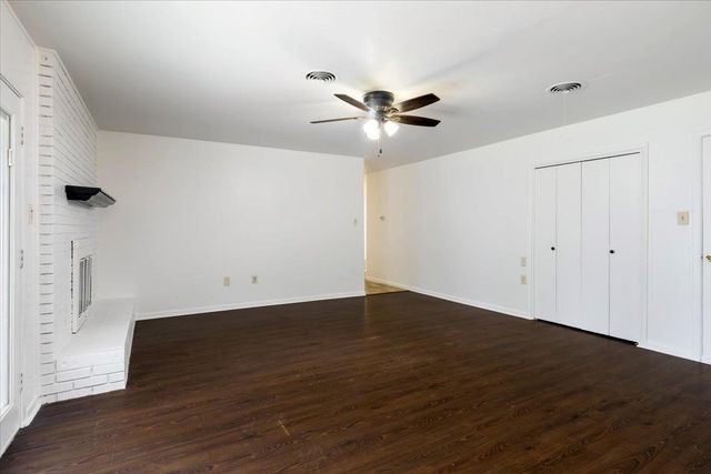 5 NW 57th St, Lawton, OK 73505