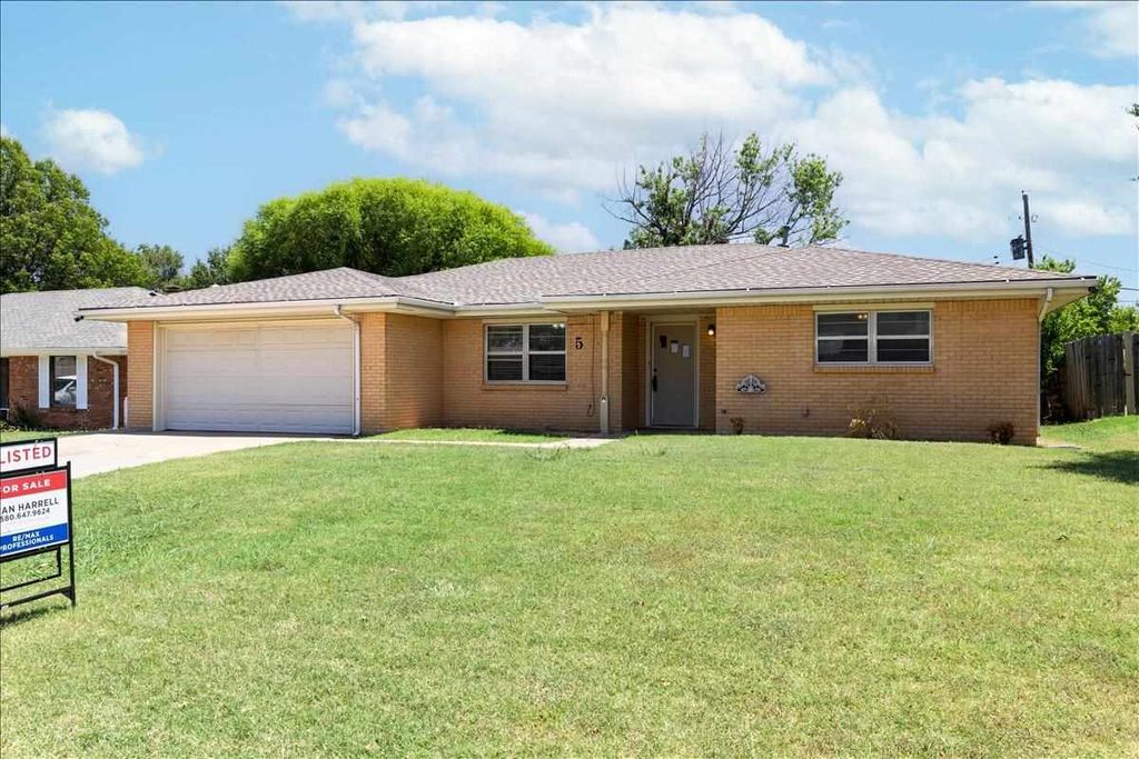 5 NW 57th St, Lawton, OK 73505