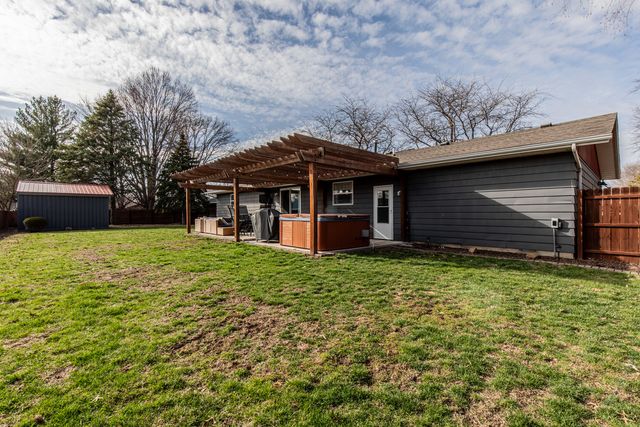 102 RAVEN Court, Morris, IL 60450