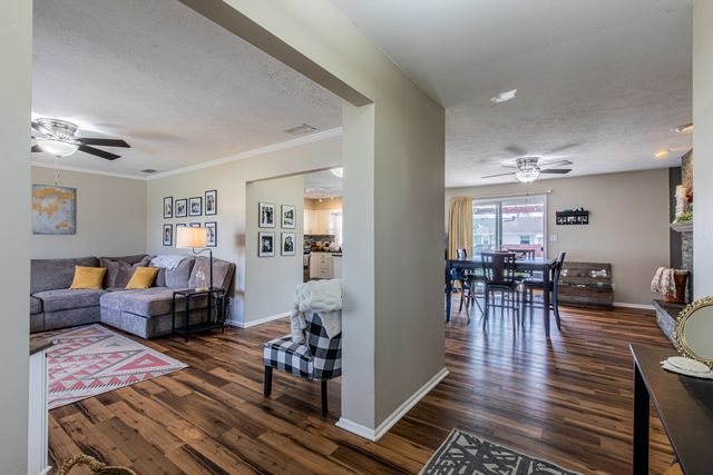 102 RAVEN Court, Morris, IL 60450