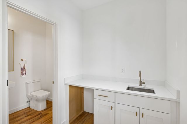 3727 Estes Rd, Nashville, TN 37215