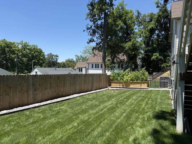 3727 Estes Rd, Nashville, TN 37215