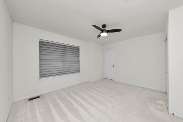 2525 Dunraven Avenue, Naperville, IL 60540