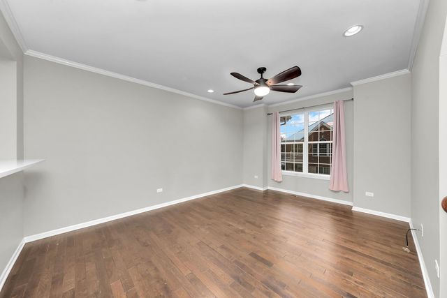 2525 Dunraven Avenue, Naperville, IL 60540