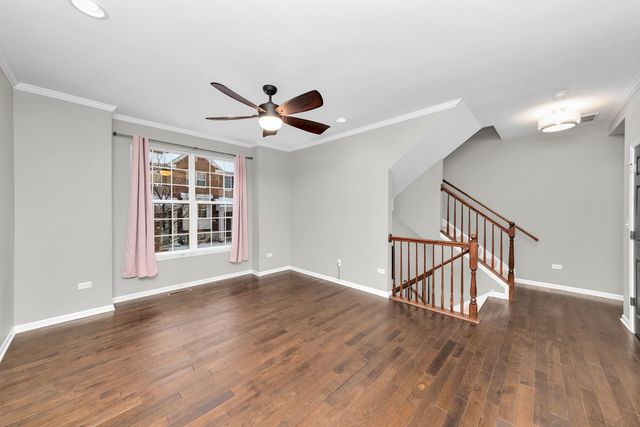 2525 Dunraven Avenue, Naperville, IL 60540