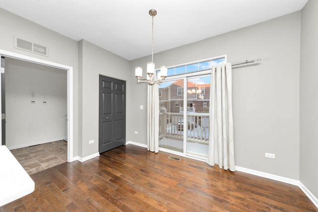 2525 Dunraven Avenue, Naperville, IL 60540