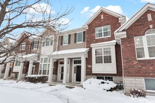 2525 Dunraven Avenue, Naperville, IL 60540