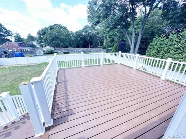 15 Mida Court 2A, West Babylon, NY 11704