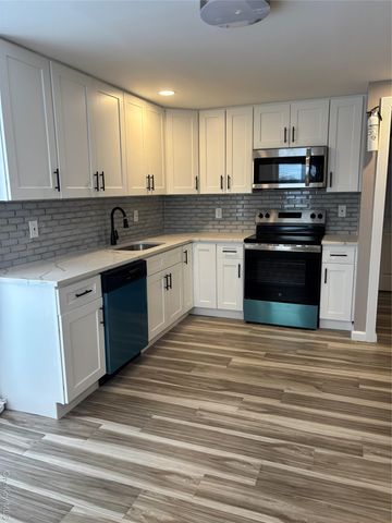 15 Mida Court 2A, West Babylon, NY 11704