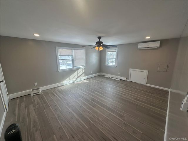 15 Mida Court 2A, West Babylon, NY 11704