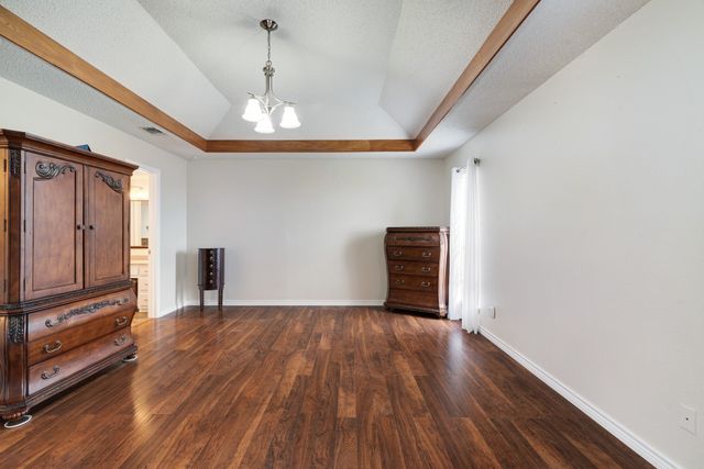 3035 Briarwood Drive, Paris, TX 75460