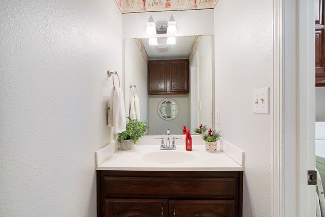 3035 Briarwood Drive, Paris, TX 75460