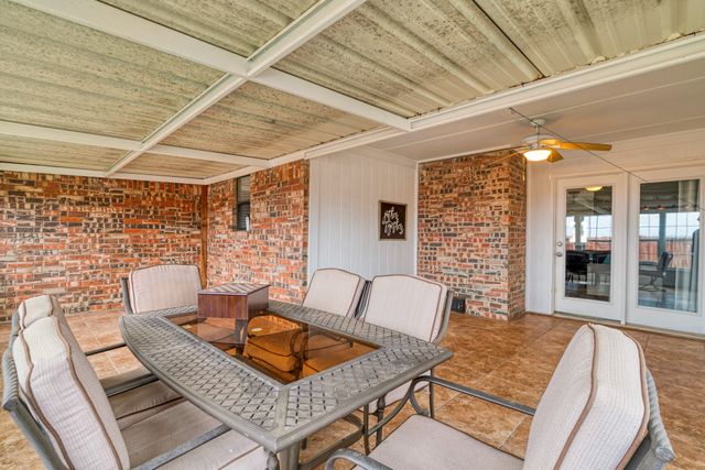 3035 Briarwood Drive, Paris, TX 75460