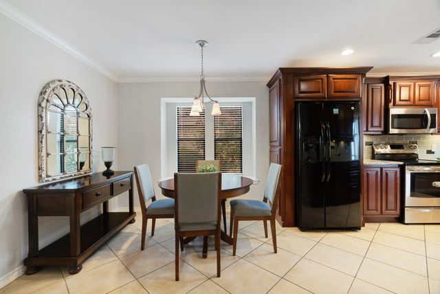 3035 Briarwood Drive, Paris, TX 75460