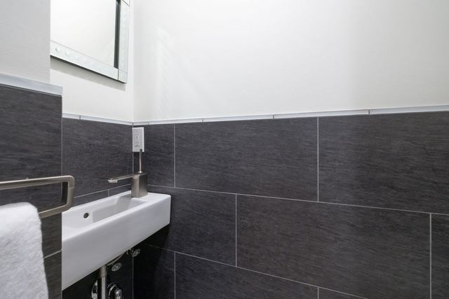 26 Melrose St 1, Boston, MA 02116