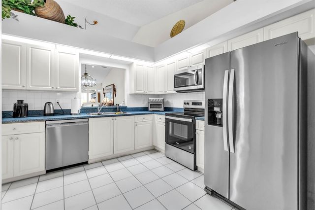 7773 Silver Lake Drive, Delray Beach, FL 33446