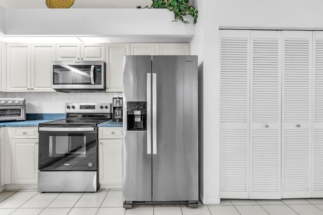 7773 Silver Lake Drive, Delray Beach, FL 33446
