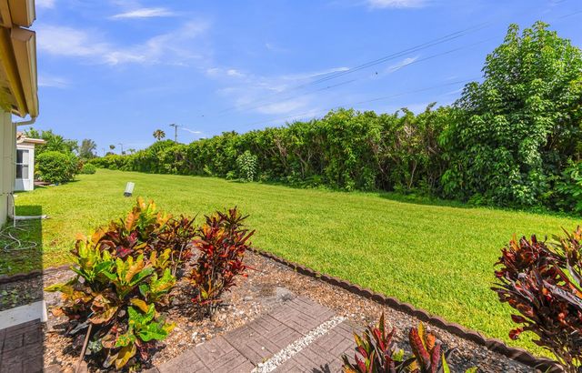 7773 Silver Lake Drive, Delray Beach, FL 33446
