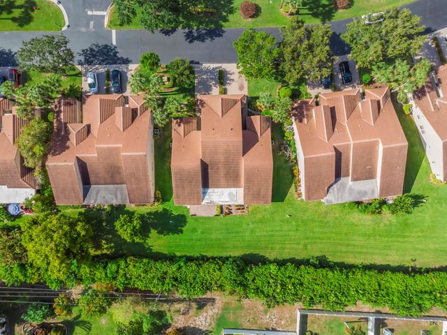 7773 Silver Lake Drive, Delray Beach, FL 33446