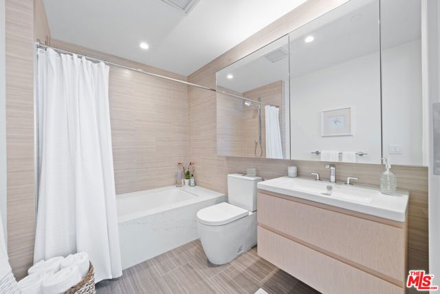 877 Francisco Street 2609, Los Angeles, CA 90017
