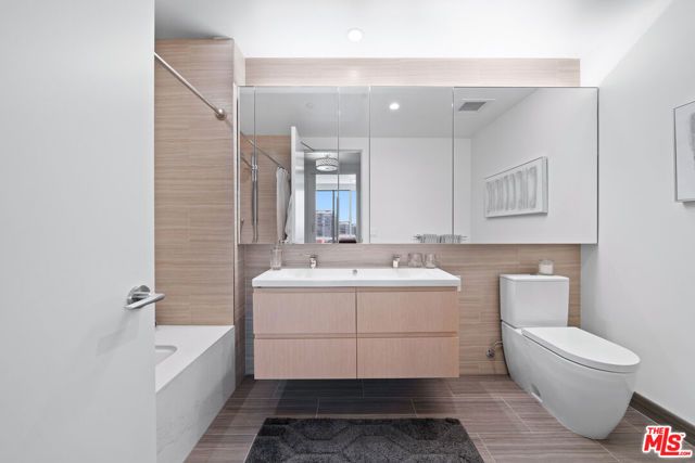 877 Francisco Street 2609, Los Angeles, CA 90017