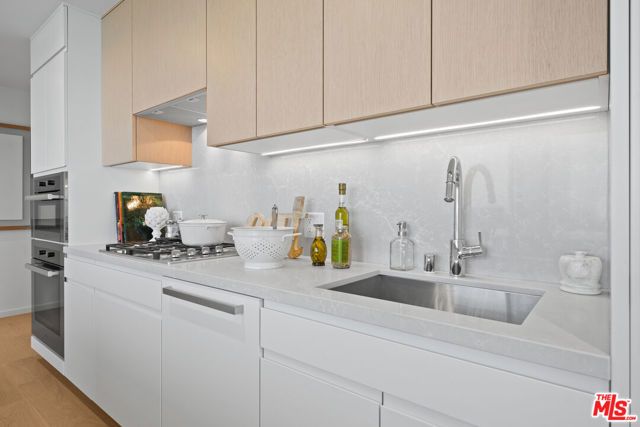 877 Francisco Street 2609, Los Angeles, CA 90017