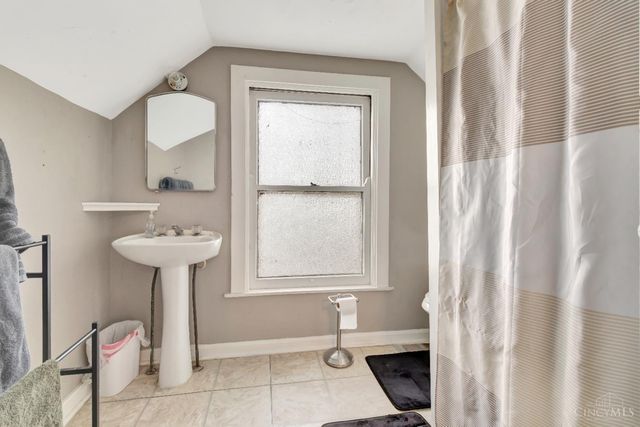 3850 Taft Avenue, Cincinnati, OH 45211