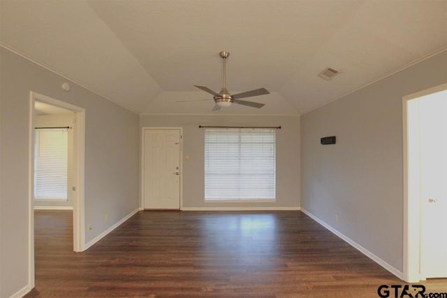 305 Lakeview St, Whitehouse, TX 75791