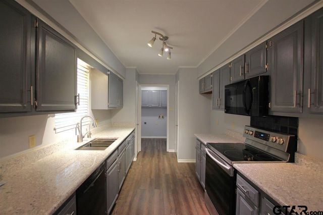 305 Lakeview St, Whitehouse, TX 75791