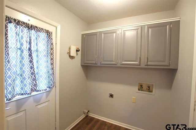 305 Lakeview St, Whitehouse, TX 75791