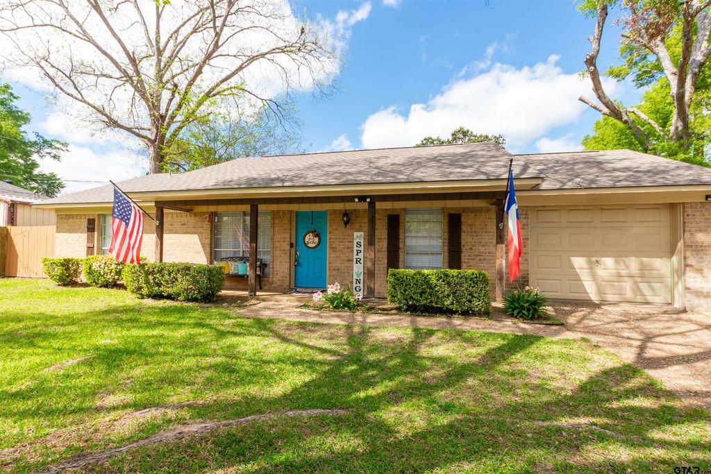 305 Lakeview St, Whitehouse, TX 75791