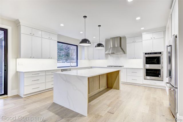 2533 N Vermont Avenue, Royal Oak, MI 48073