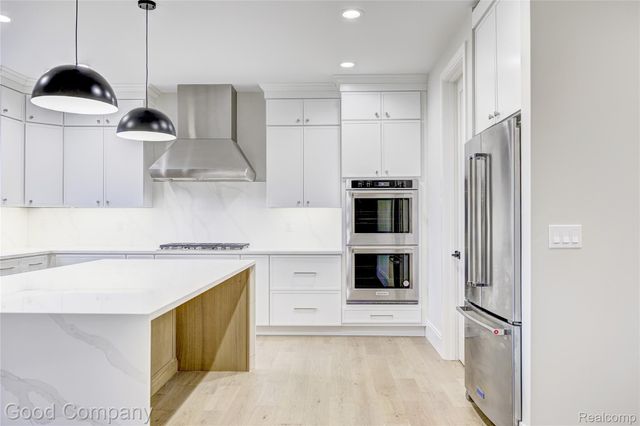 2533 N Vermont Avenue, Royal Oak, MI 48073