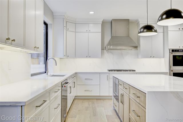 2533 N Vermont Avenue, Royal Oak, MI 48073