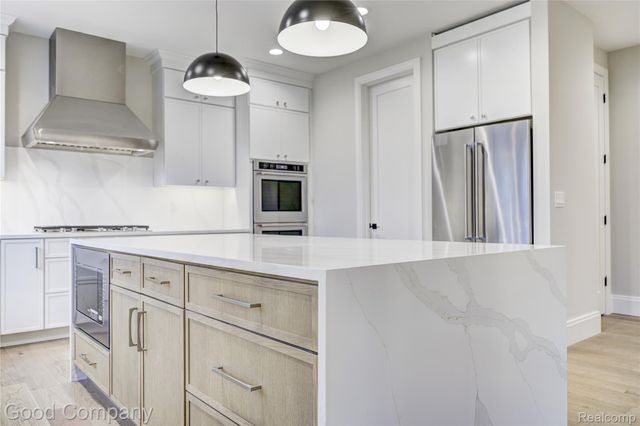 2533 N Vermont Avenue, Royal Oak, MI 48073