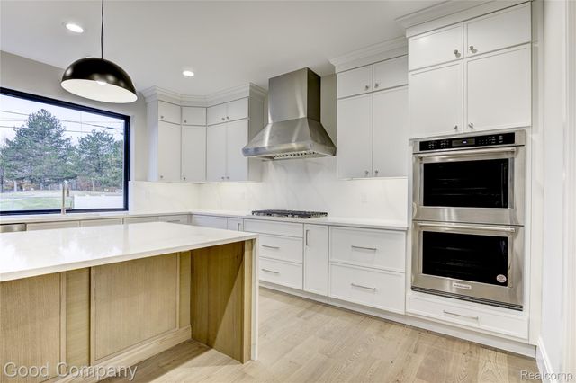 2533 N Vermont Avenue, Royal Oak, MI 48073