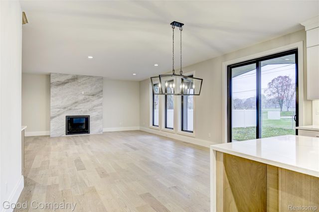 2533 N Vermont Avenue, Royal Oak, MI 48073