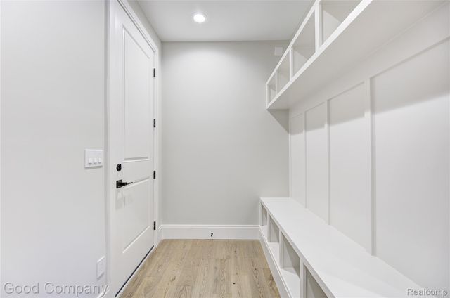 2533 N Vermont Avenue, Royal Oak, MI 48073