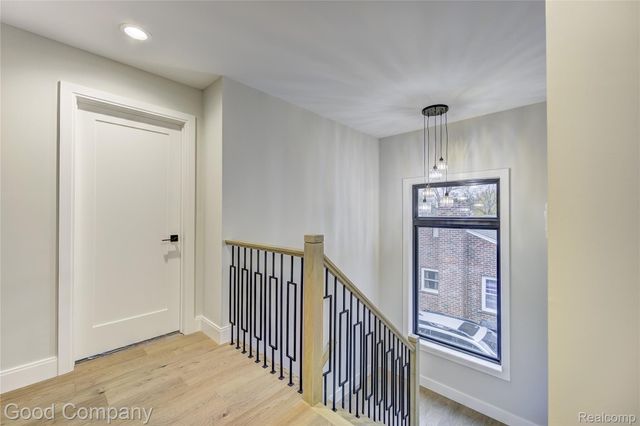 2533 N Vermont Avenue, Royal Oak, MI 48073