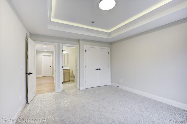 2533 N Vermont Avenue, Royal Oak, MI 48073