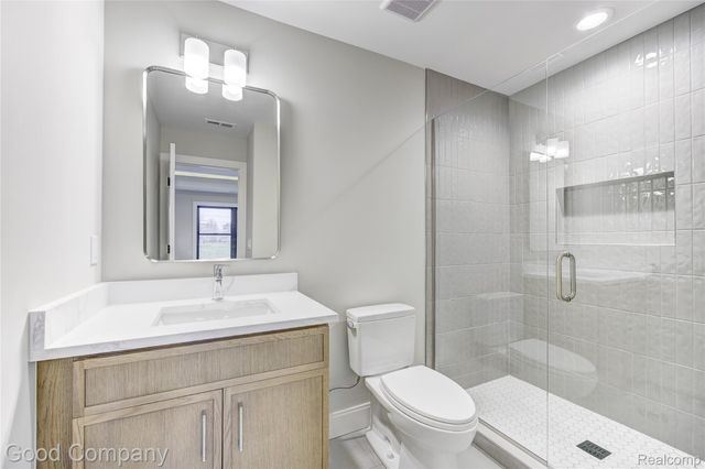 2533 N Vermont Avenue, Royal Oak, MI 48073