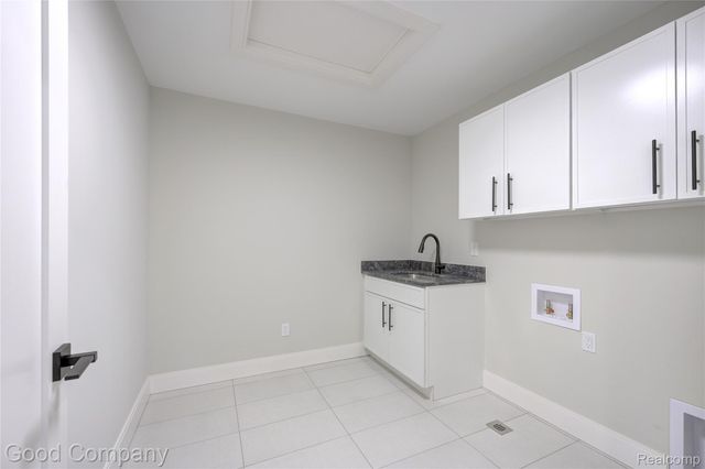 2533 N Vermont Avenue, Royal Oak, MI 48073