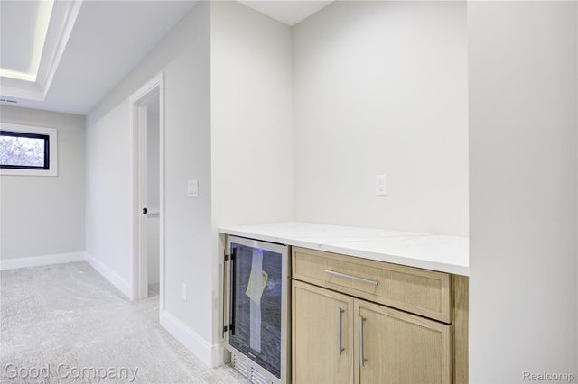 2533 N Vermont Avenue, Royal Oak, MI 48073