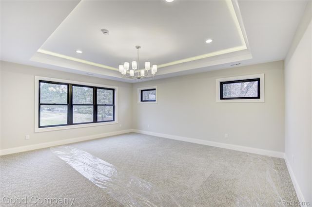 2533 N Vermont Avenue, Royal Oak, MI 48073